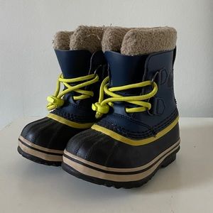 Sorel Snowboots, size 8 but fit like 7 Toddler